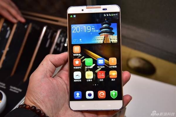 Phablet CoolPad Bodum will cost $ 740