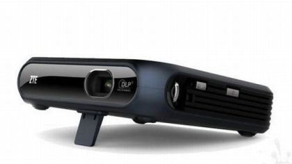 ZTE SPro - WiFi projector with Android