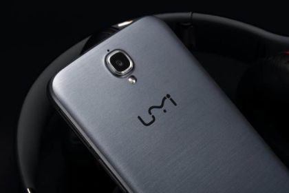 UMi eMax - thinnest smartphone with capacious battery