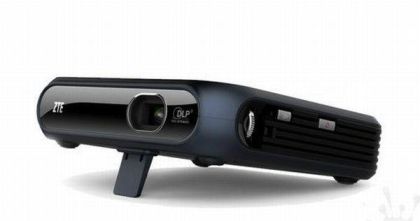 ZTE SPro - WiFi projector with Android