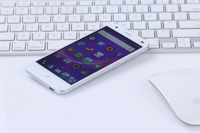 ZTE_Blade_S6_LUX-techchina-news.com-02